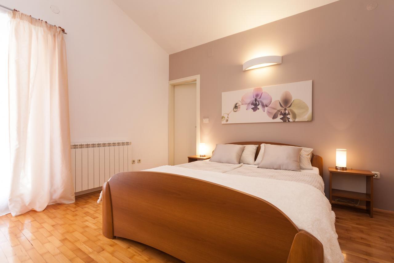 Apartments Alice Ровинь Экстерьер фото