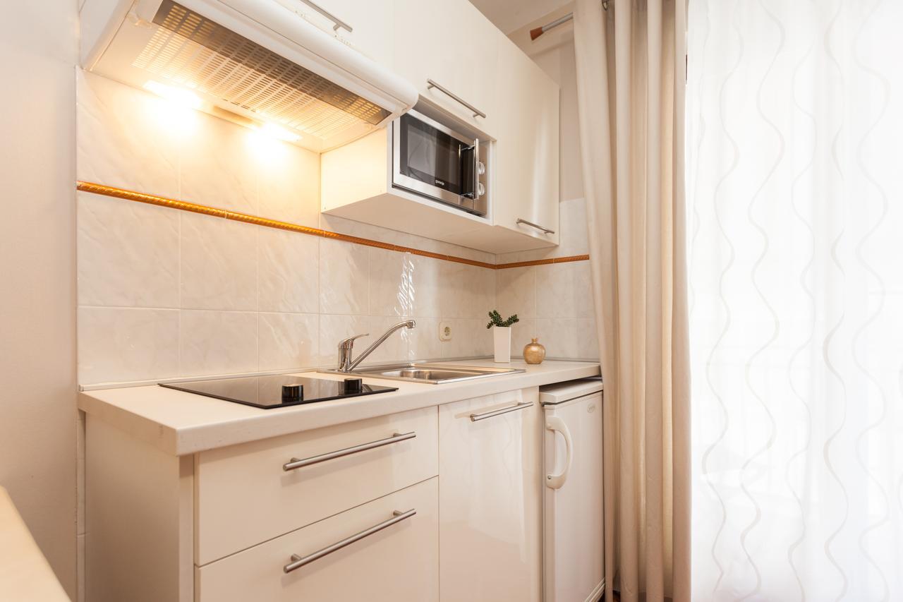Apartments Alice Ровинь Экстерьер фото