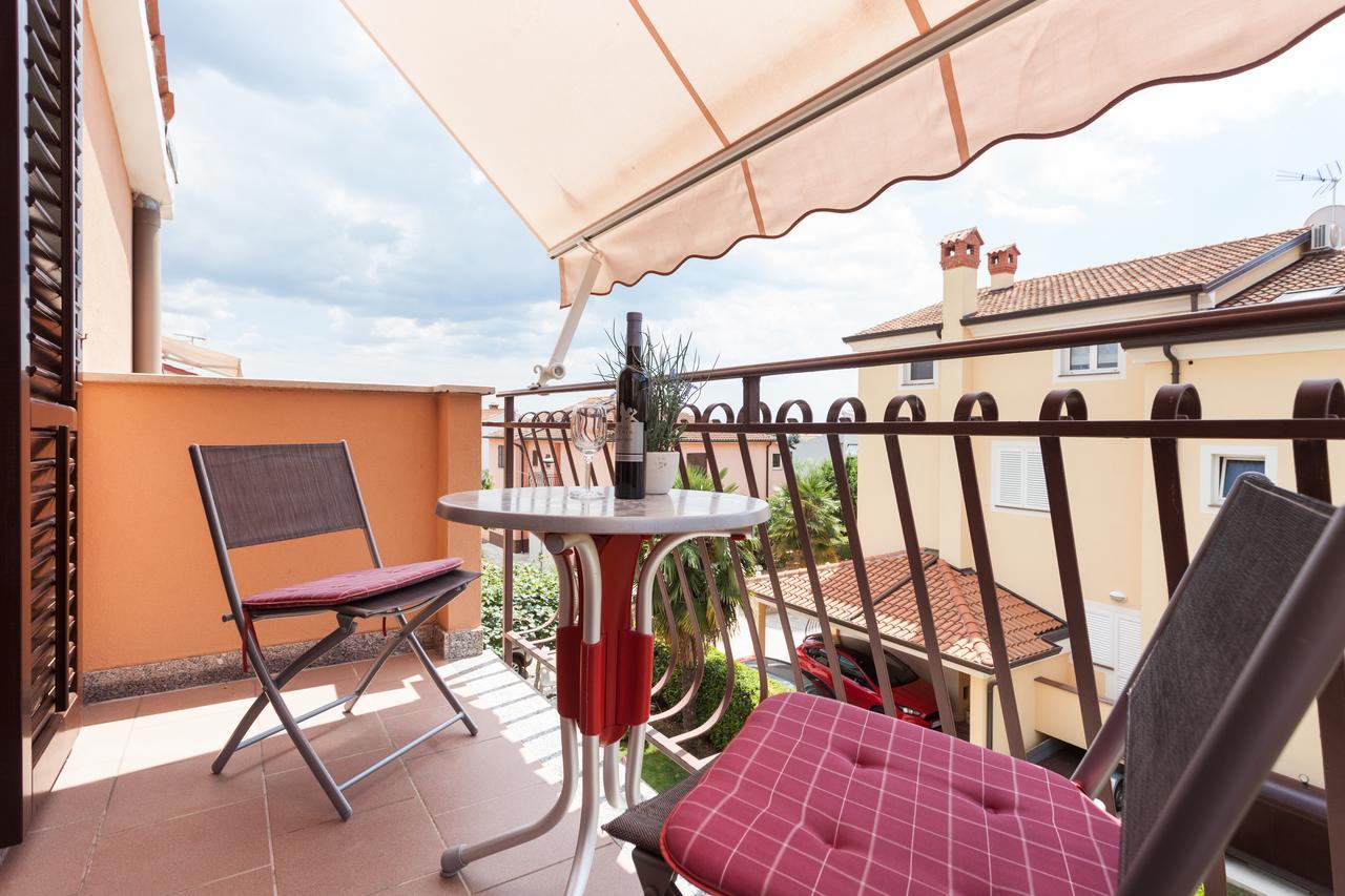 Apartments Alice Ровинь Экстерьер фото