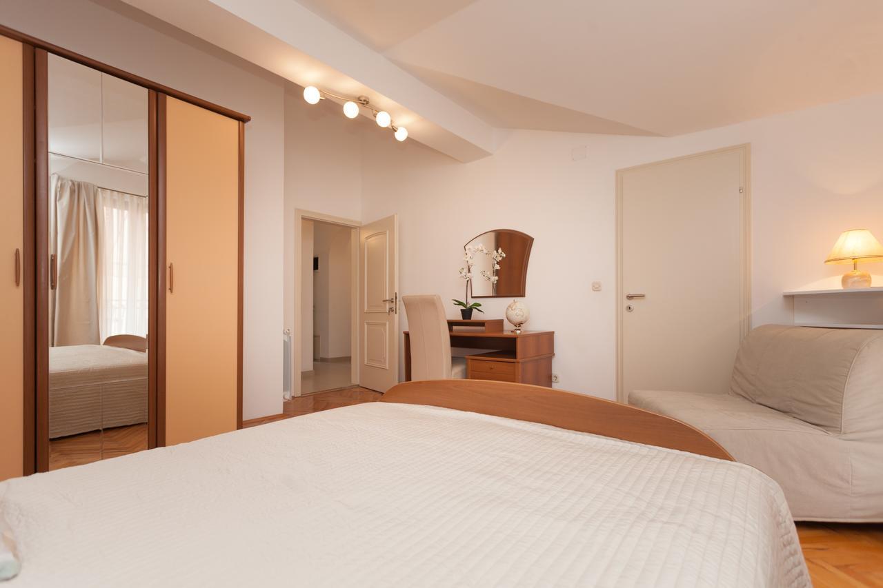 Apartments Alice Ровинь Экстерьер фото