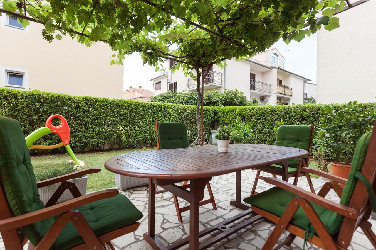 Apartments Alice Ровинь Экстерьер фото